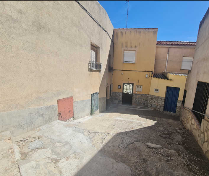 Casa en Santa Cruz de la Zarza ( Toledo)  3 hab/ 2 baños  *65.000 €*